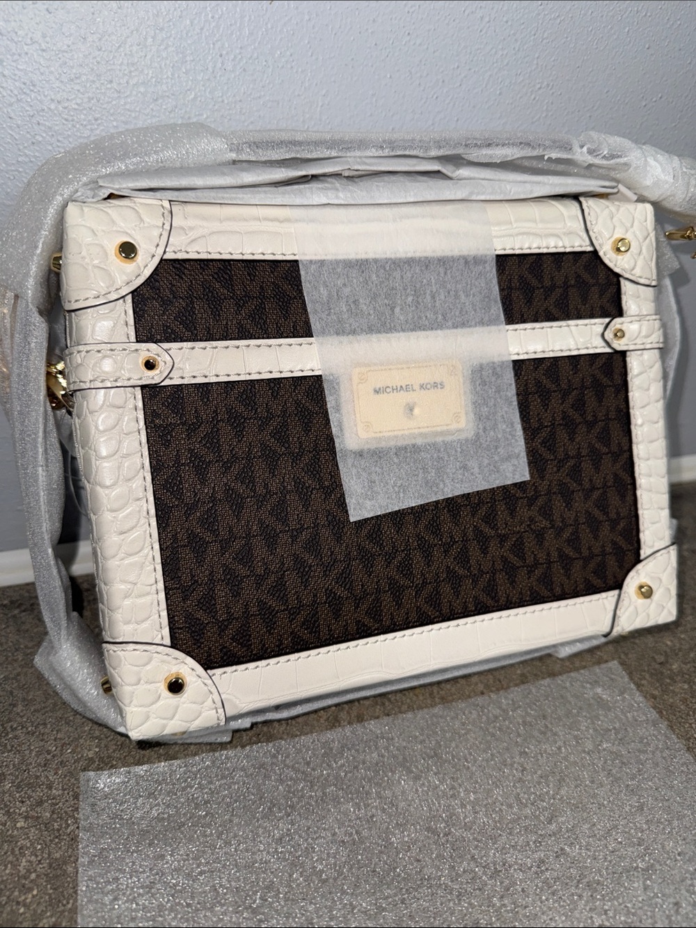 MICHAEL KORS Signature Theodora Small Trunk Crossbody Light Cream - Picture 6 of 9